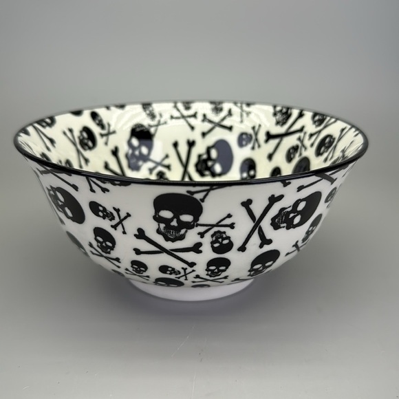Black and White coco + Lola 
Ceramic Art Bowl with Skull Design - Picture 1 of 7